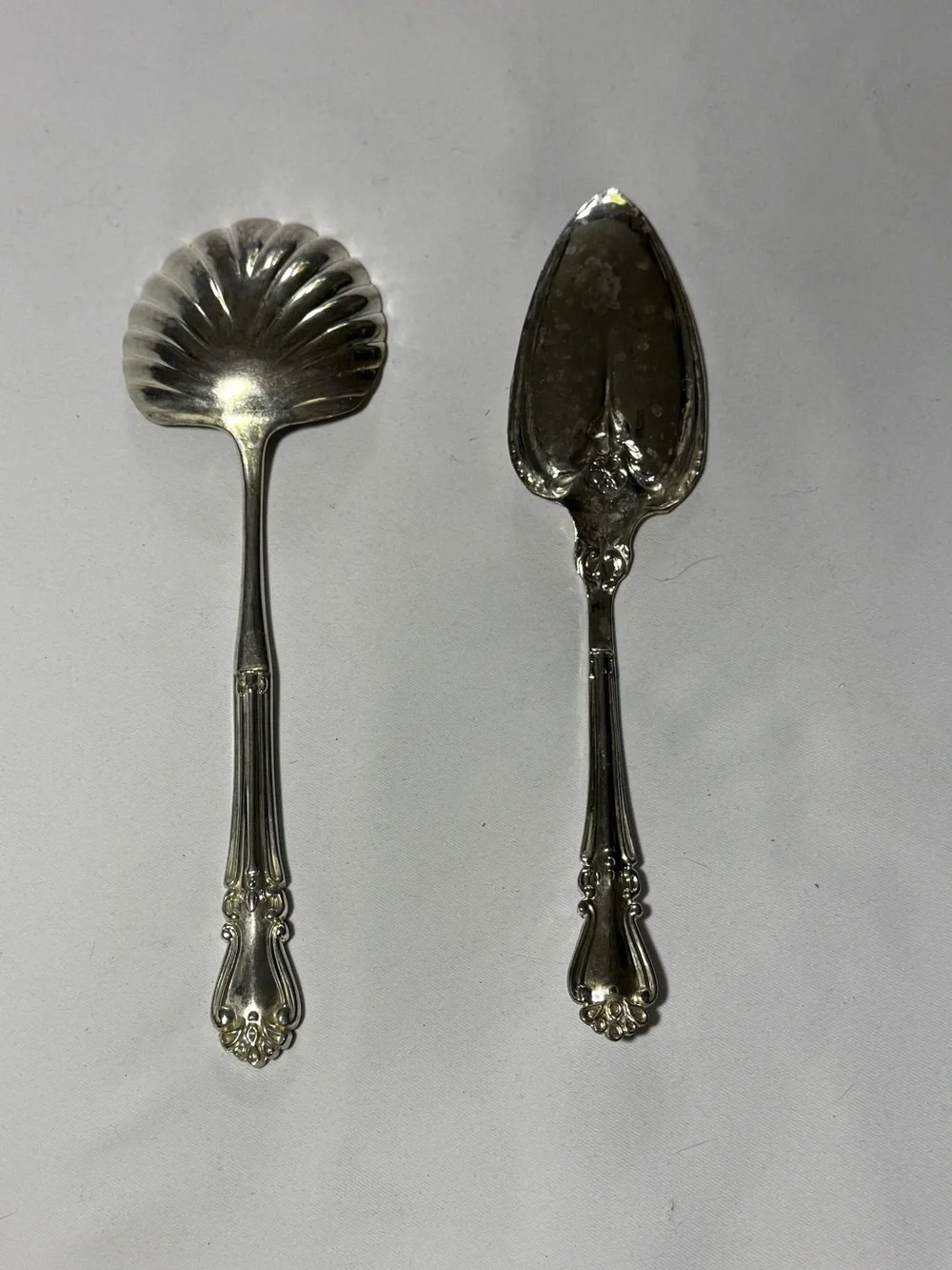 Silver-Color Decorative Serving Spoon and Cake Server - Classic Home Dining Set